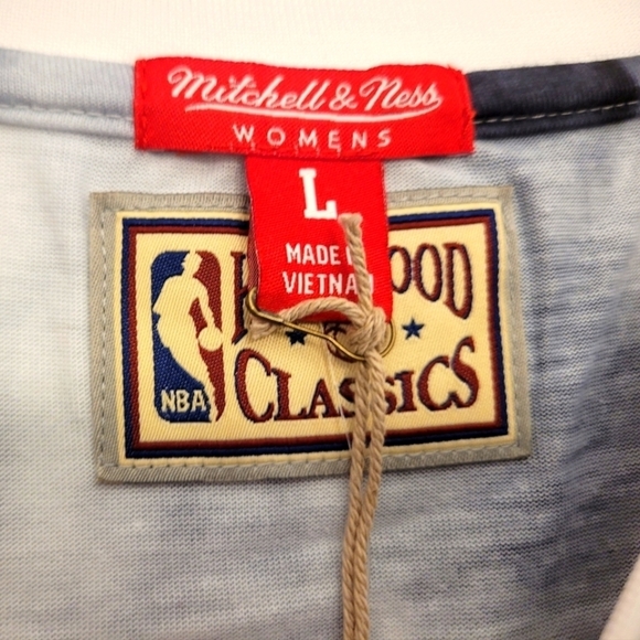 90's  Women's Tie-Dye Cropped T-Shirt - Vancouver Grizzlies (Large) - Picture 4 of 5